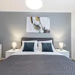 Blue Sky Apartment