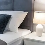 Blue Sky Apartment