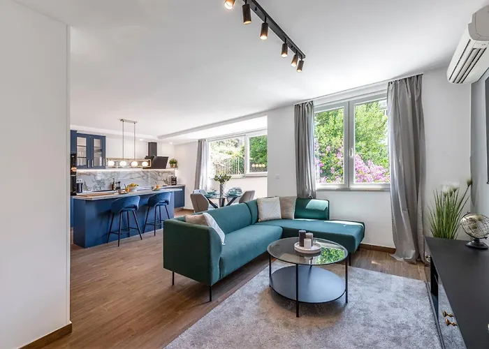 Blue Sky Apartment